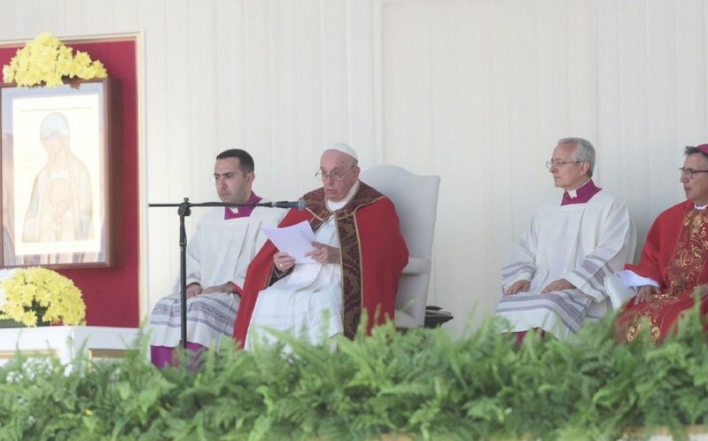 Roma Papası Azərbaycan və Ermənistan arasında sülh üçün hər kəsi dua etməyə çağırdı