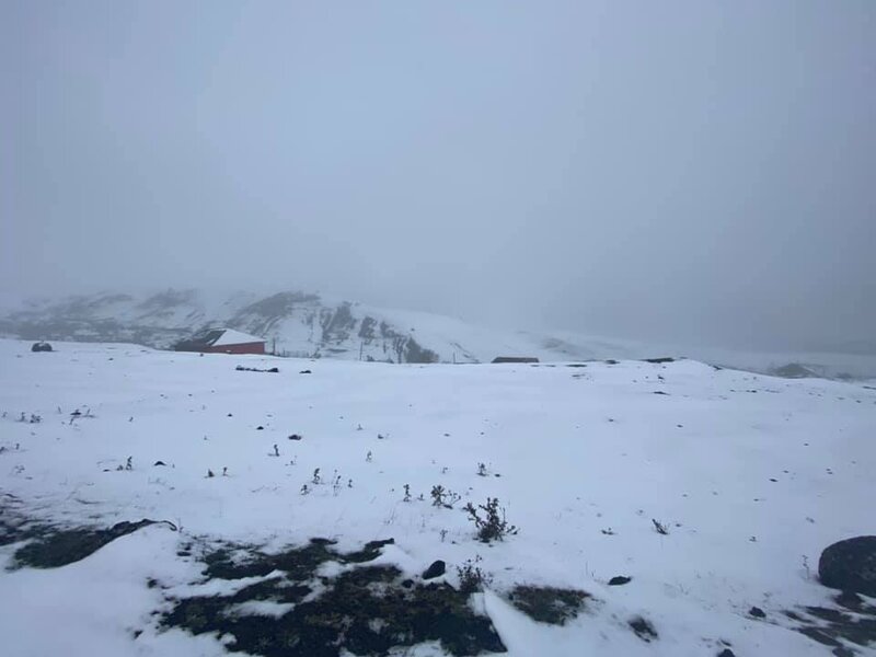 Talış dağlarına qar yağdı, maşınlar yolda qaldı - FOTO/VİDEO