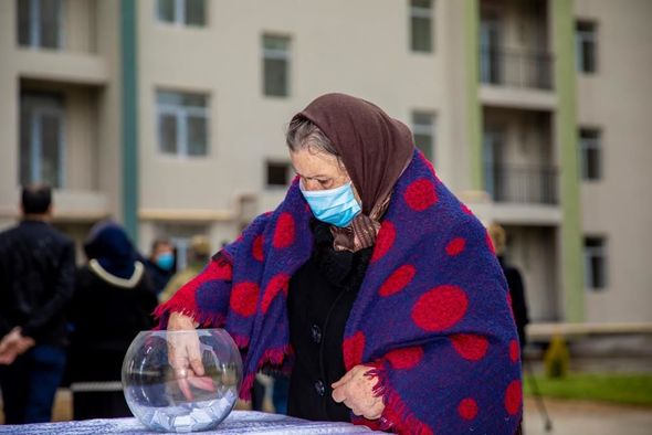Şəhid ailələrinə və Qarabağ müharibəsi əlillərinə ev verildi - FOTO