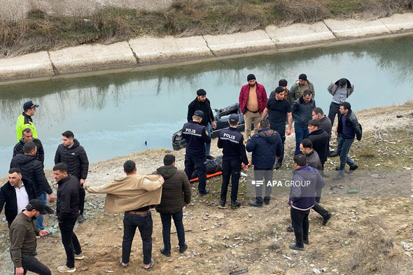 Azərbaycanda maşın su kanalına aşıb: İki nəfər ölüb, bir nəfər yaralanıb - FOTO