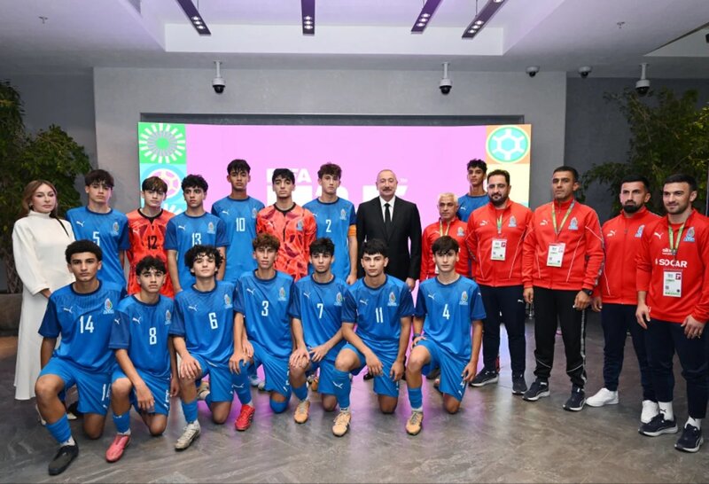Prezident İlham Əliyev FIFA U-15 dünya çempionatının və festivalının açılış mərasimini izləyib - FOTOLAR