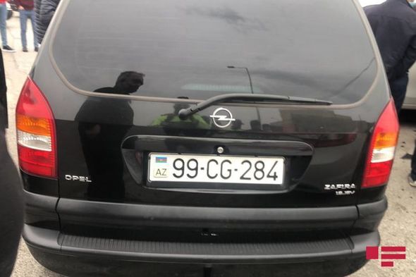 YPX avtomobili qəzaya düşüb, polis əməkdaşı xəsarət alıb – FOTO