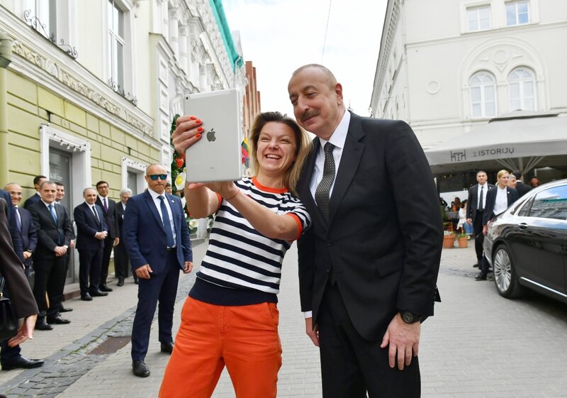 Prezident və xanımının Vilnüs gəzintisindən FOTOLARI