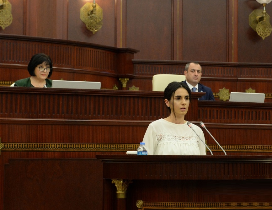 Əsra Məmmədli: "Mən sizin hər birinizi Şuşada, Qarabağda görmək istəyirəm