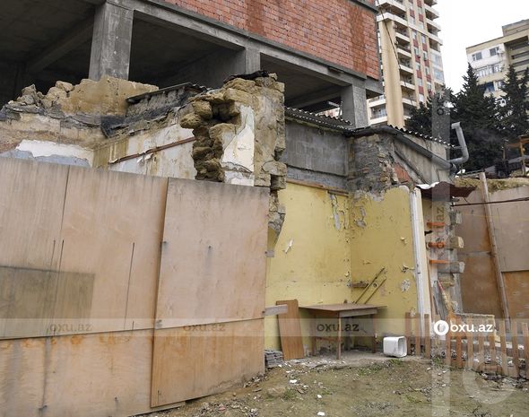 Bakıda tikinti şirkəti vətəndaşın obyektini bir ildir qanunsuz dağıdıb və bərpa etmək istəmir - FOTO/VİDEO