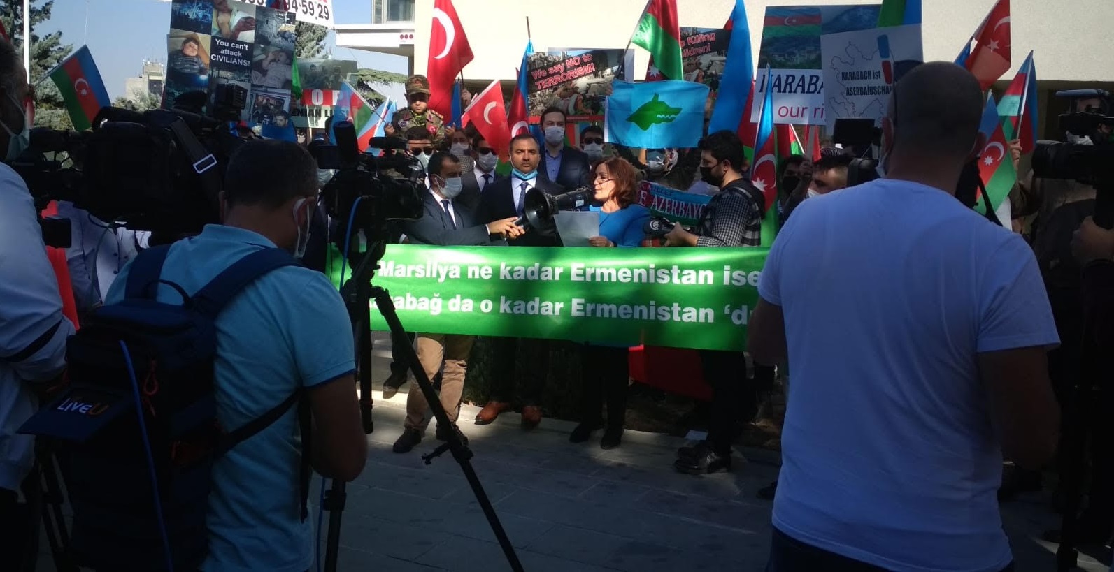 Soydaşlarımız Ankarada Fransa səfirliyinin qarşısında aksiya keçirib - FOTO