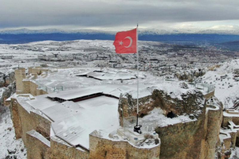 Türkiyədə üç böyük zəlzələnin şahidi olan beş min illik məhəllə: Bir daş belə düşmədi - FOTO