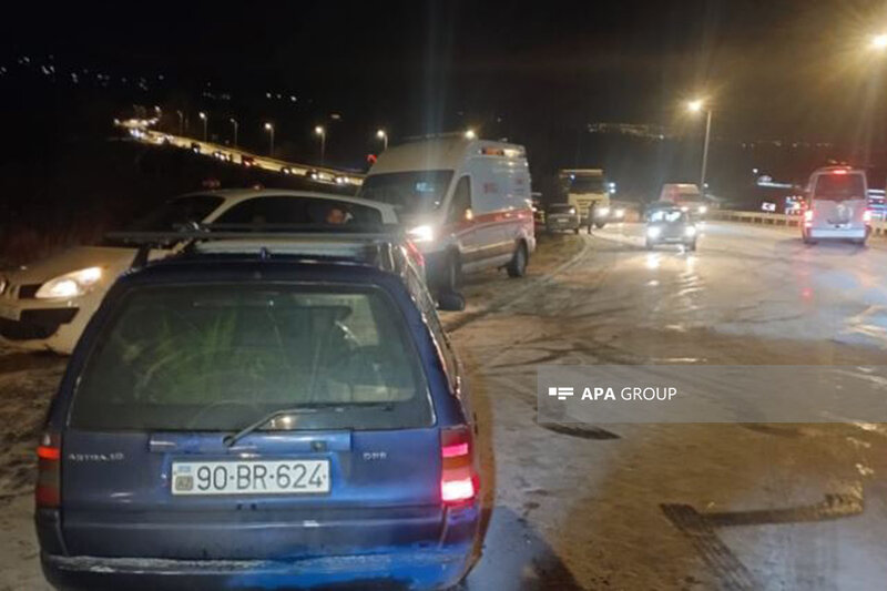 Şamaxı-İsmayıllı yolu güclü qar səbəbindən bağlanıb - FOTO