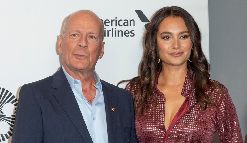 Həyat yoldaşı Brüs Ullisin yas proqramını hazırlayıb