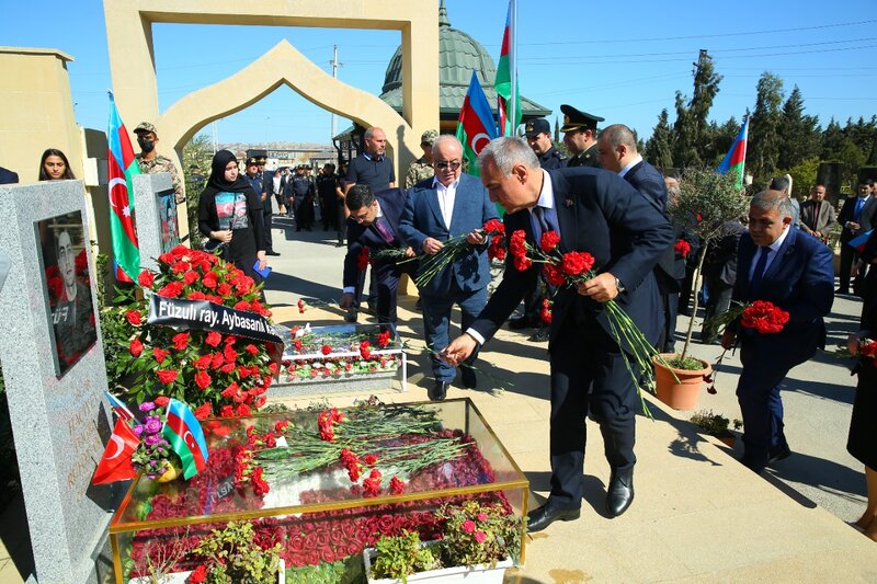 Anım Günü Binəqədi rayonunda Şəhidlər Xiyabanı ziyarət edildi - FOTOLAR
