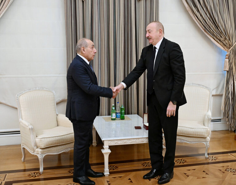 Prezident Yaqub Eyyubova 