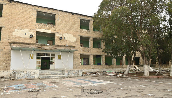 Nazir ermənilərin raket atdığı Gəncəyə baş çəkdi - FOTO