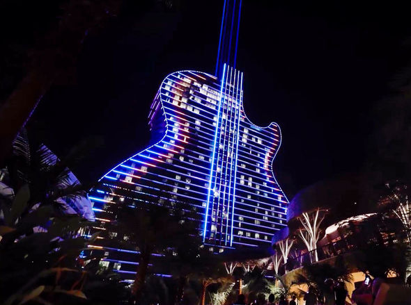 Floridada gitara formasında unikal otel açıldı - FOTO
