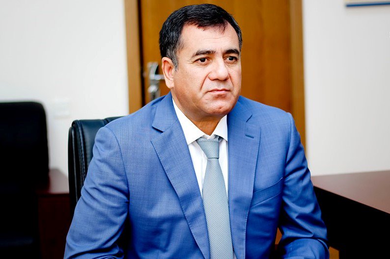 Deputat həmkarlarını tənqid etdi: "Kim yorulubsa, durub getsin