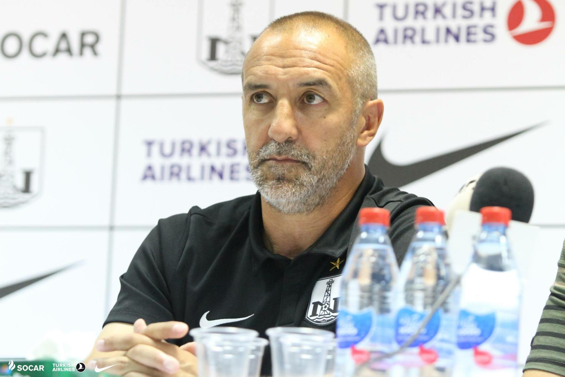 "Neftçi" baş məşqçisi ilə YOLLARINI AYIRDI