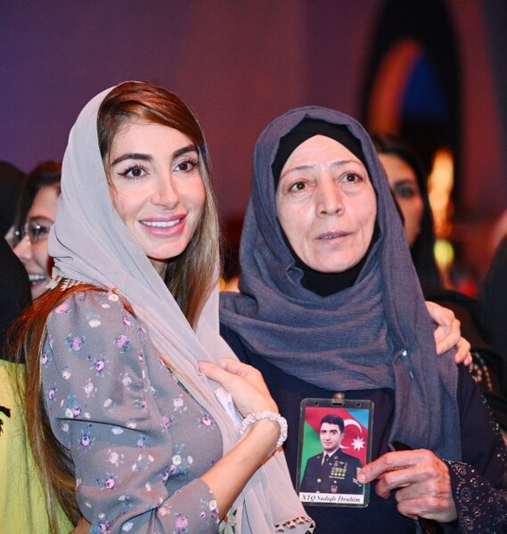 Leyla və Arzu Əliyeva şəhid anaları ilə görüşdülər - FOTOLAR