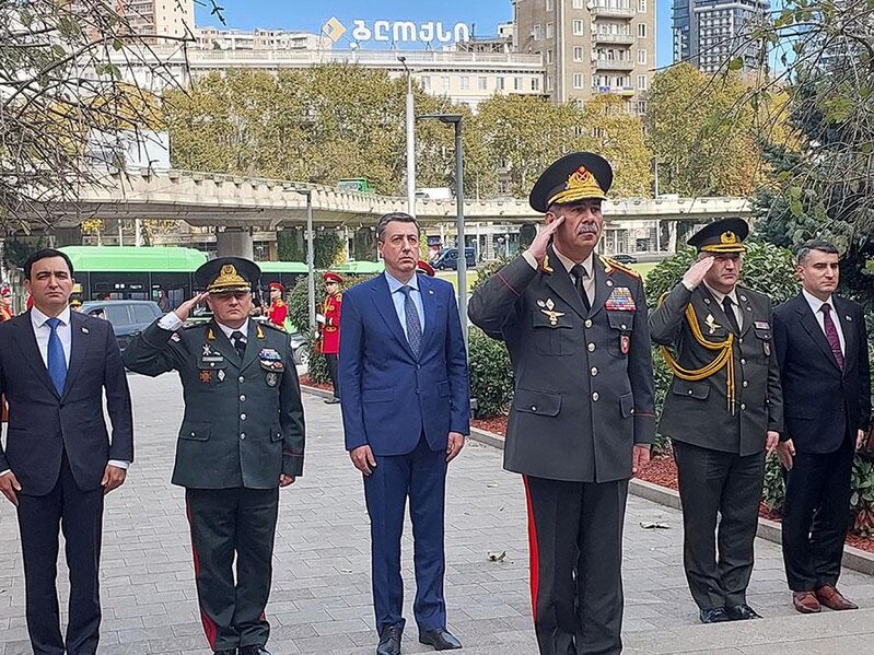 Zakir Həsənov İrakli Qaribaşvili ilə regiondakı hərbi-siyasi vəziyyəti müzakirə edib