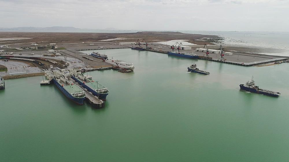 Bakı Limanı: Aktau və Kurık limanlarında ağır yük nəqliyyat vasitələri və sərnişinlər üçün məhdudiyyətlər tətbiq olunmur