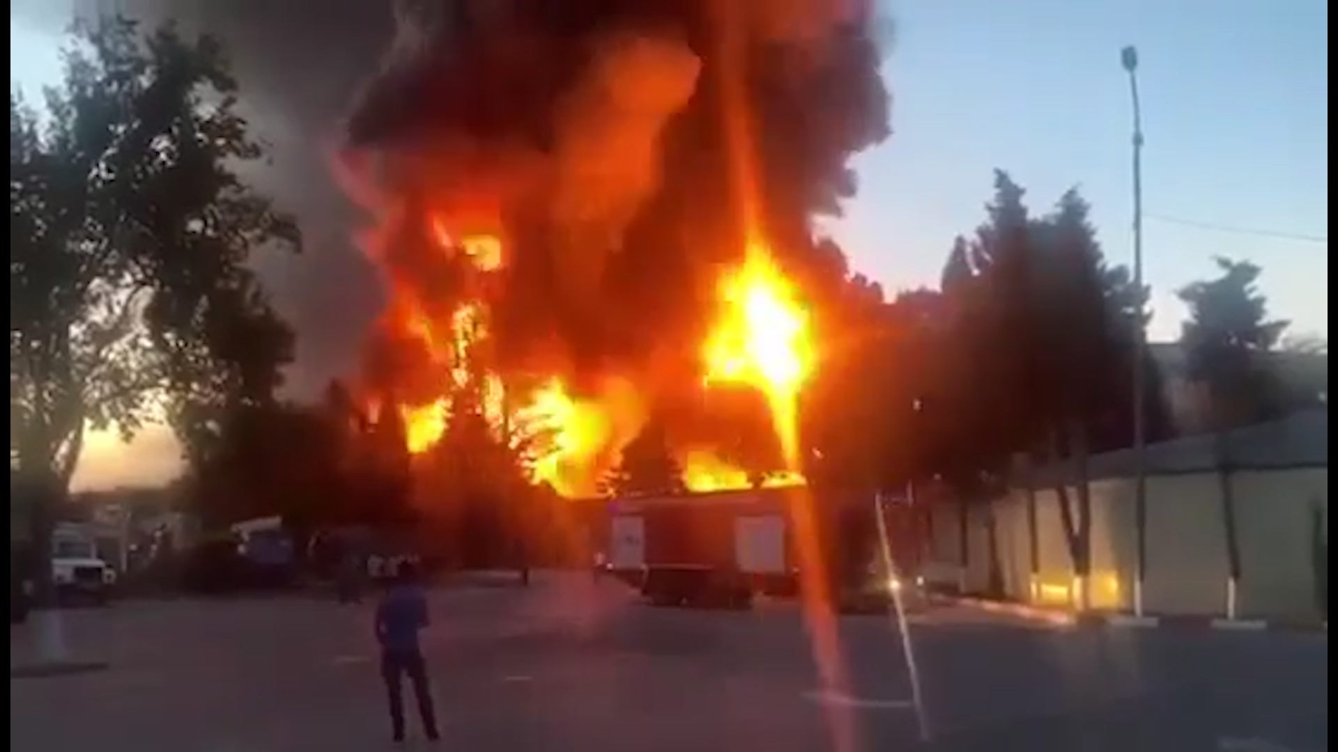 FHN "Sobsan" boya fabrikindəki yanğının görüntülərini yayımladı - YENİLƏNİB+FOTO/VİDEO