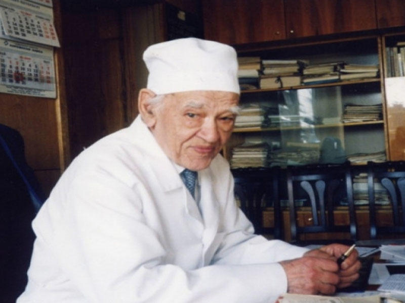 103 il yaşamış professordan müalicəvi dieta