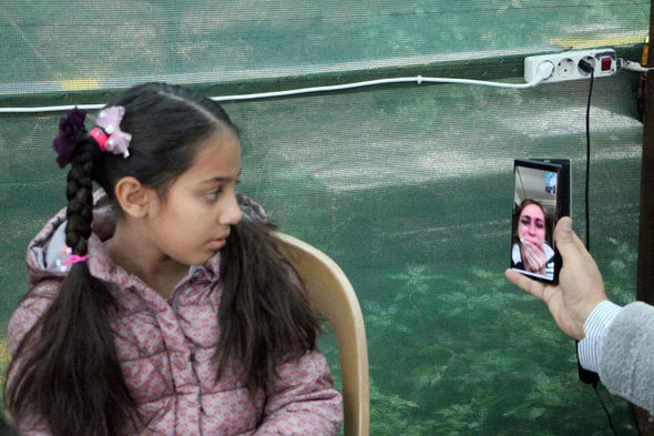 COVID-19 Türkiyədə yaşayan iranlı ailəni uşaqlarından ayrı salıb - FOTO/VİDEO