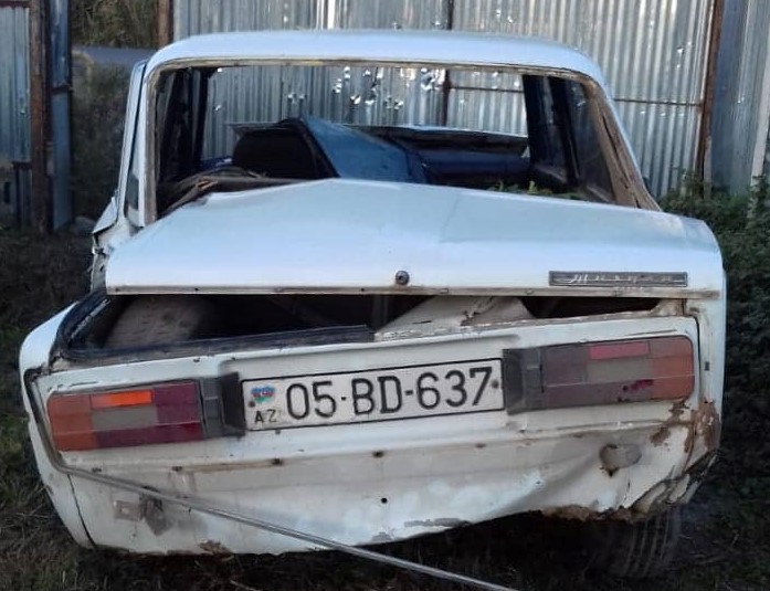 Kürdəmirdə maşın aşdı, 3 nəfər xəstəxanalıq oldu - FOTO 