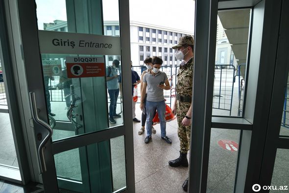 Bakı sərt karantində: İcazə, polis postları, şəhərin sükutu... - FOTOREPORTAJ