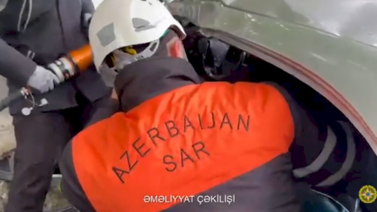 Oğuzda ağır qəzadan sonra sürücü belə xilas edildi - ANBAAN GÖRÜNTÜLƏR