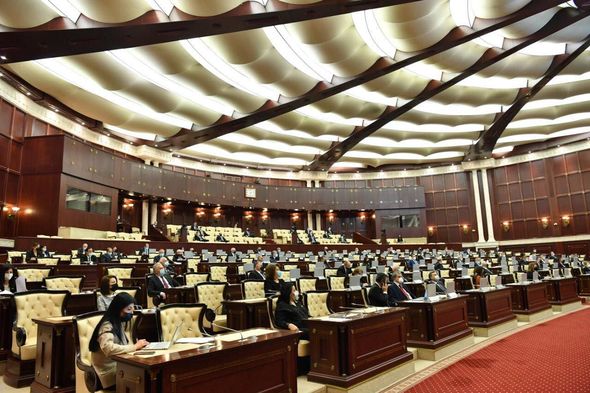 Milli Məclisdə beş qanun layihəsi təsdiqini tapıb - FOTO
