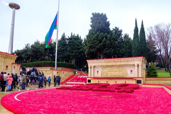 Gənclər təşkilatları 20 Yanvar şəhidlərinin xatirəsini yad etdilər - FOTO