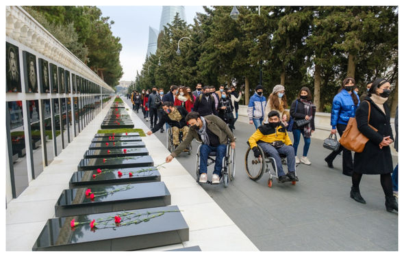 Gənclər bayramlarını Ulu Öndər və Şəhidlərimizi yad etməklə qeyd etdilər - FOTO