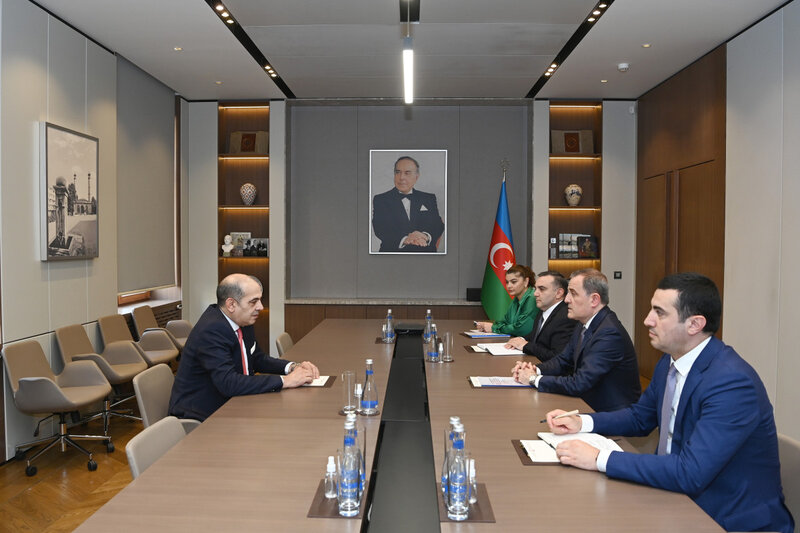 İordaniya səfiri ölkəsinə yola salındı