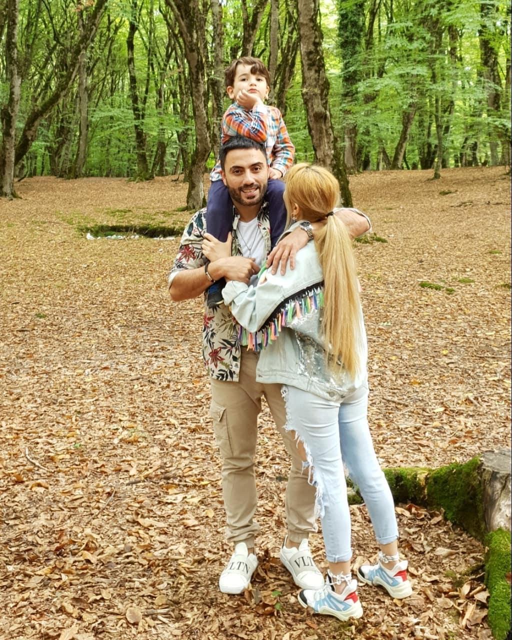 Xanımının şəklini paylaşıb, üzünü gizlətdi - FOTO