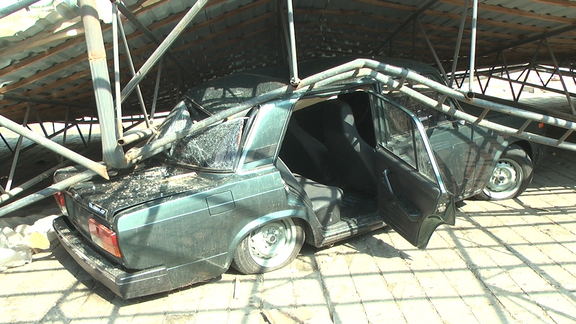 Güclü külək qərb bölgəsində bir sıra fəsadlar törədib - VİDEO