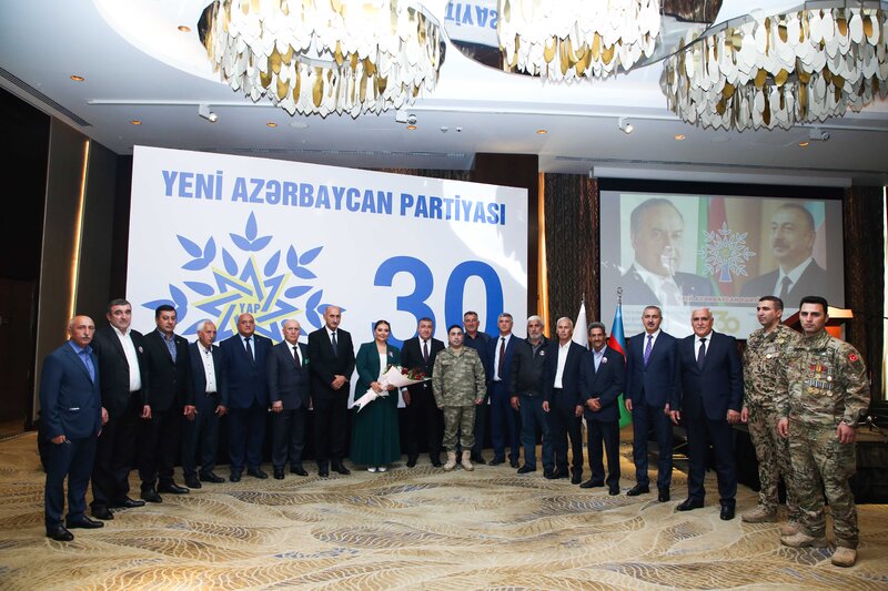 Yeni Azərbaycan Partiyasının yaradılmasının 30 illiyinə həsr olunan konfrans keçirilib - FOTOLAR