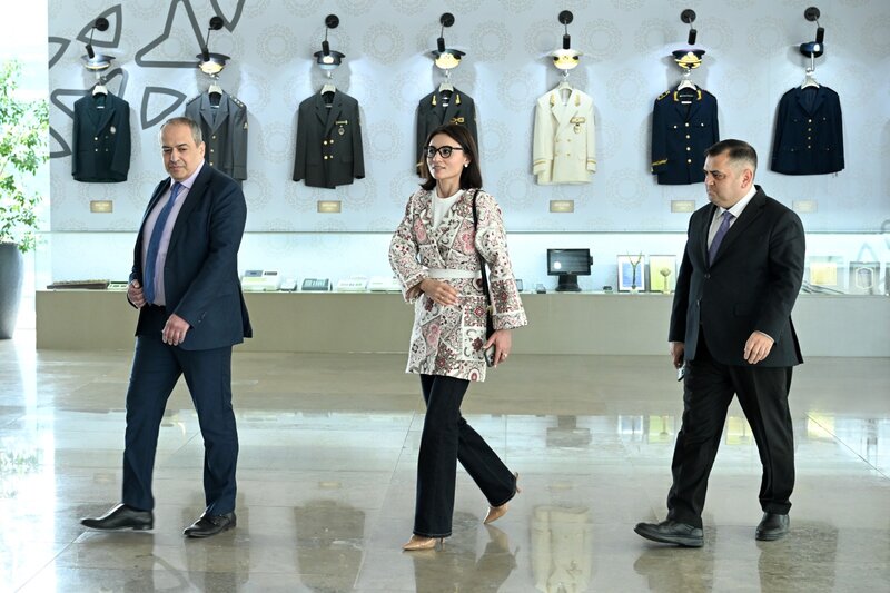 Özbəkistandan olan nümayəndələr Azərbaycanın dövlət qurumlarının fəaliyyəti ilə tanış olublar - FOTOLAR