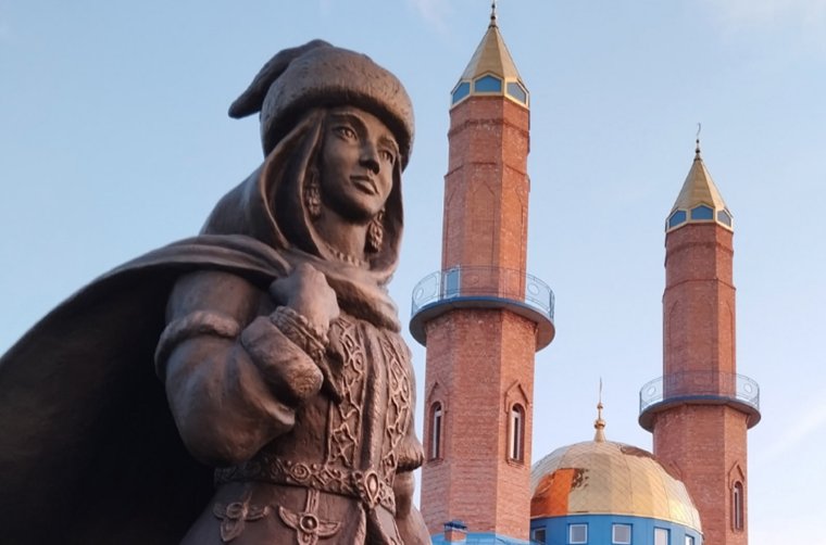 Sibirdə rusların gəlişinə qarşı çıxan qadına abidə ucaldılır