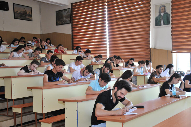 Tələbələrin köçürülməsinə başlanılır
