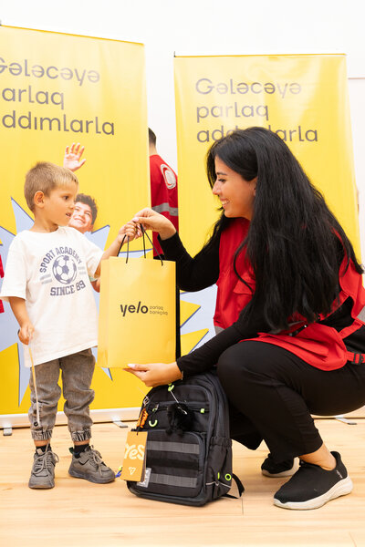 Yelo Bank Cəbrayılda birincilərin məktəb həyəcanına şərik oldu - FOTOLAR