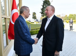 İlham Əliyevin Rəcəb Tayyib Ərdoğanla görüşü başladı