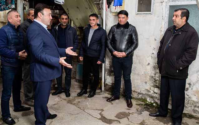 Elnur Allahverdiyev imzatoplama kampaniyasından yazdı - FOTO