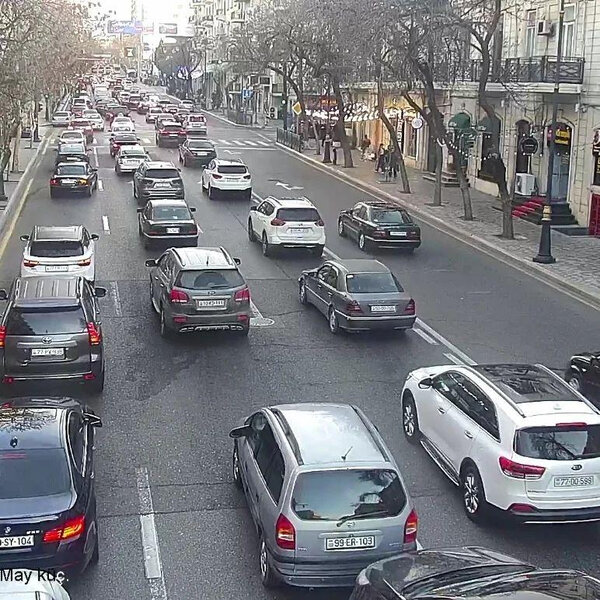 Bakının bir sıra yollarında tıxac müşahidə edilir - SİYAHI