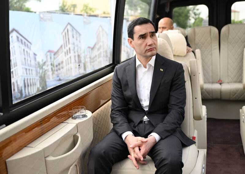 Prezidentlər Şuşa məscidində tikinti işləri ilə tanış oldular - Fotolar
