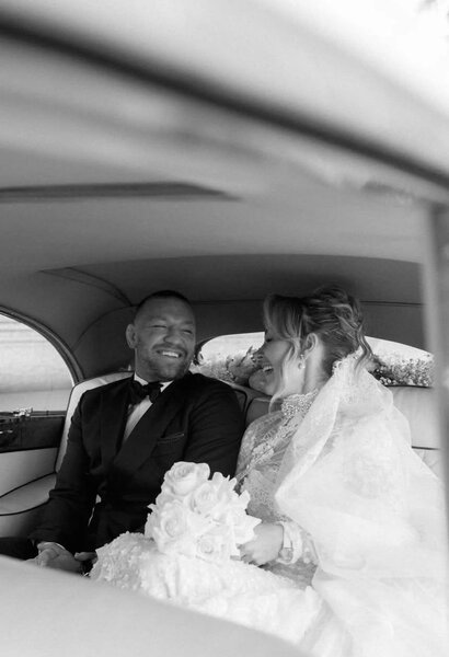 17 il sonra sevgilisi ilə evlənən Makqreqorun toyundan FOTOLAR