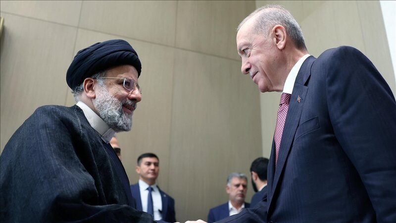 Ərdoğan Rəisi ilə regional məsələləri müzakirə etdi