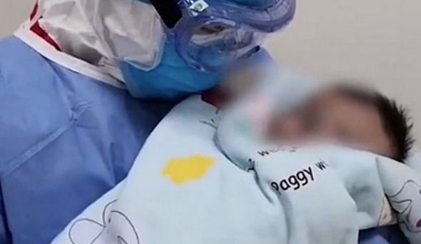 COVID-19-a yoluxan Çinin ən kiçik pasiyenti sağaldı - FOTO/VİDEO