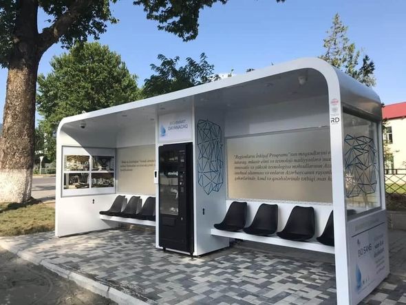 Azərbaycanda ilk dəfə pulsuz Wi-Fi və mini-barı olan dayanacaq quraşdırılıb - FOTO