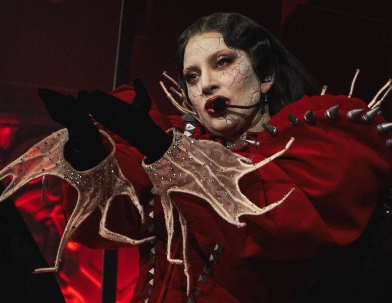 Leydi Qaqa üçün heykəl qoydular - FOTOLAR