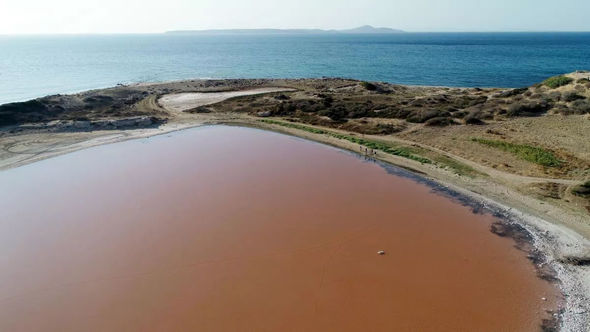 İki min illik antik liman ürək şəkilli çəhrayı gölə çevrildi - FOTO