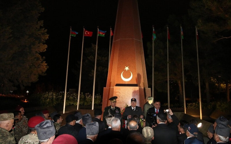 Zəfər Günü ərəfəsində türkiyəli qazilər Bakıya səfər edib - FOTO